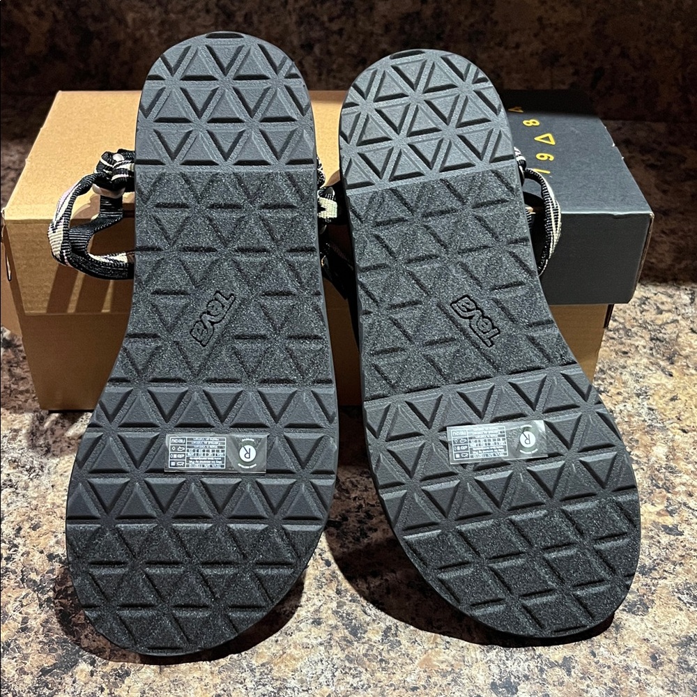 Teva Original Universal Slim Sandal - Picture 7 of 10